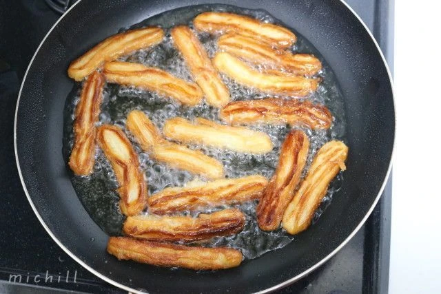 業務スーパーマニアの「最近買って鬼リピ決定」ベスト3！「揚げずに美味しい1本33円チュロス」は感涙級ヨムーノ