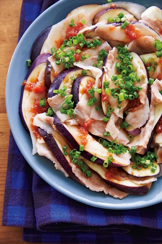 しそ好き必見！ 豚バラ肉となすのナンプラー炒めレシピ。夏のおつまみにもおすすめです三越伊勢丹の食メディアFOODIE フーディー