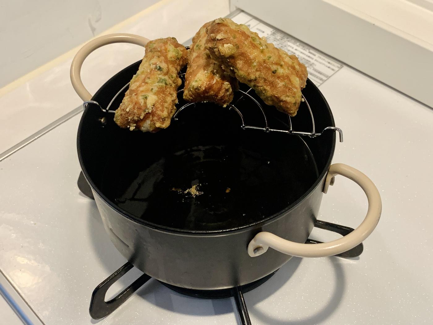 コスパ良すぎ! 業務スーパー 「ちくわの磯辺揚げ」が冷凍とは思えない味わい!大容量で食卓の強い味方に♪ - くふう トクバイニュース