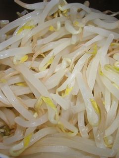 劇的に美味しく！ もやしの茹で方♪シャキシャキするワザを公開