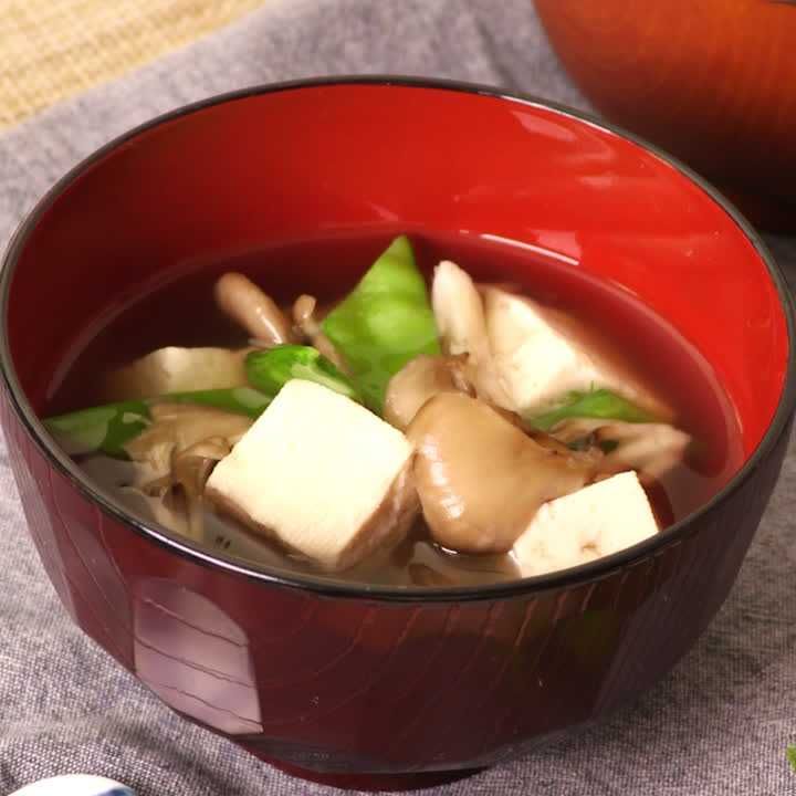 たけのことしいたけのお吸い物