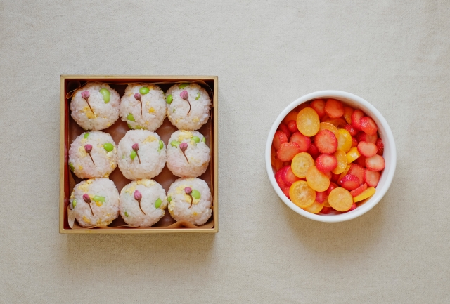 お花見で人気の食べ物一覧！持ち寄りからテイクアウトまでHANKYU FOOD おいしい読み物フード 食品・スイーツ 阪急百貨店公式通販HANKYU FOOD