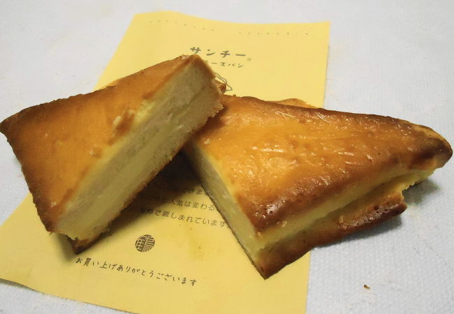 大分、ご当地パンのレジェンド牛乳パン と 三角チーズパンedit Oita エディット大分