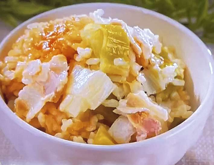 沸騰ワード10志麻さん直伝🍳ホタテとタイの塩昆布マリネ🍳のレシピを公開‼ 混ぜるだけなのにうまみがすごい🤤 永遠に食べられる感動前菜✨作ってみたら志麻さんの沸騰ごはん で投稿をよろしくお願いします❗️沸騰ワード10伝説の家政婦志麻さんInstagram