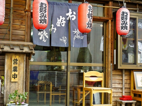 パラン力・シータ cafeえとらんぜに立ち寄り中‼️ ※ ランチは予約制です。お電話下さい。 営業日: 水・木・金・土・祝日 営業時間:9時〜16時住所:兵庫県佐用町平福459 智頭線平福駅、道の駅平福からともに100m電話: 09060691435 ※駐車場は店の北側にあります