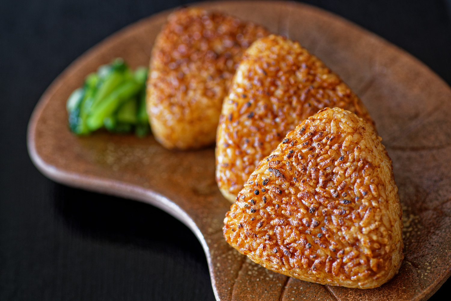 ダイソー 時短＆節約の一石二鳥！「秒で大量生産」圧倒的おにぎりメーカーOTONA SALONE