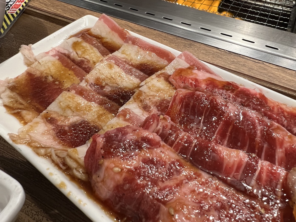 山盛りご飯のイラスト マンガ盛り2カット- イラストくん