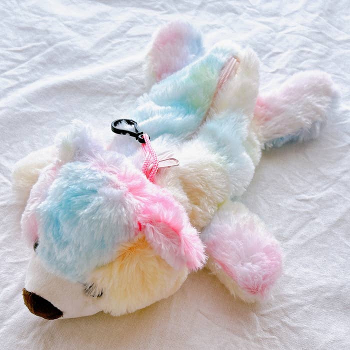 まさかの機能にビックリ !ダイソーで「ハイテク筆箱」を見つけました