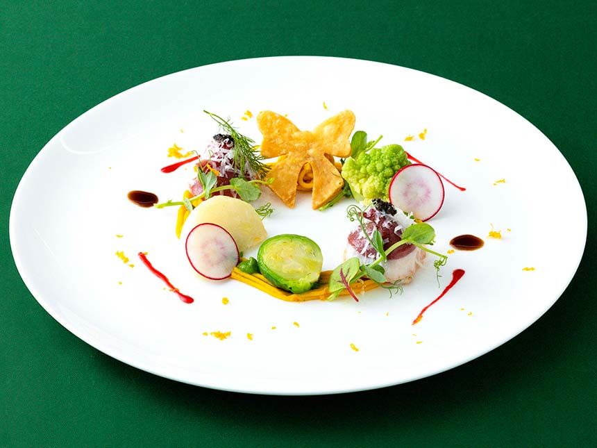 ジョリーパスタ 広島楽々園店のウニの冷製パスタ うにとエビのクリームソースとアンティパストミスト 〜前菜4種盛り〜桔梗の花🇯🇵 도라지🇰🇷