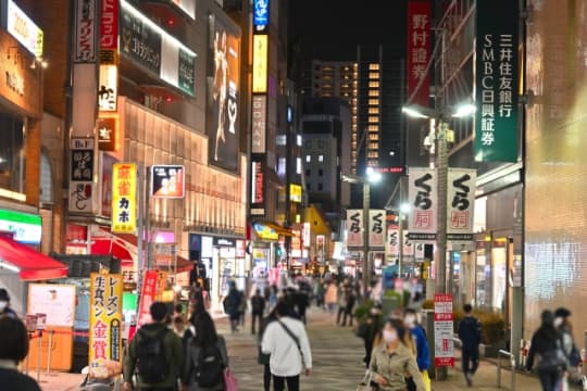 今週の注目記事】パンチラスポット京都駅 女子高生も思わず「キモい…！」、盗撮犯うじゃうじゃ…犯行見抜く「プロの目」（1/5ページ） -