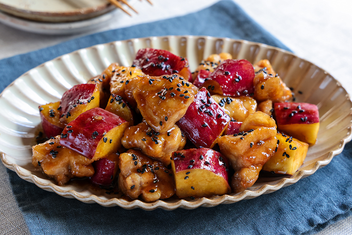 ささっとやみつきの味♪ 鶏肉とさつまいものてりてり炒め