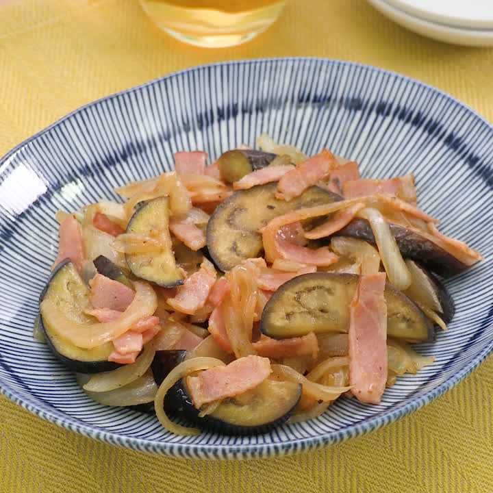 とろける食感と香ばし醤油が最高！ナスの和風ベーコンチーズ焼き