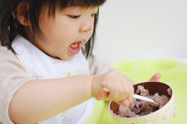 7,969 スプーン 食べる 女性 Stock Photos, High-Res Pictures, and Images - Getty Images