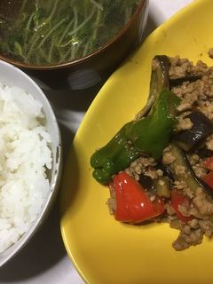 正直、焼くよりウマいです。パリパリピーマンと最高の肉みそで作る 生ピーマンの肉詰め- YouTube