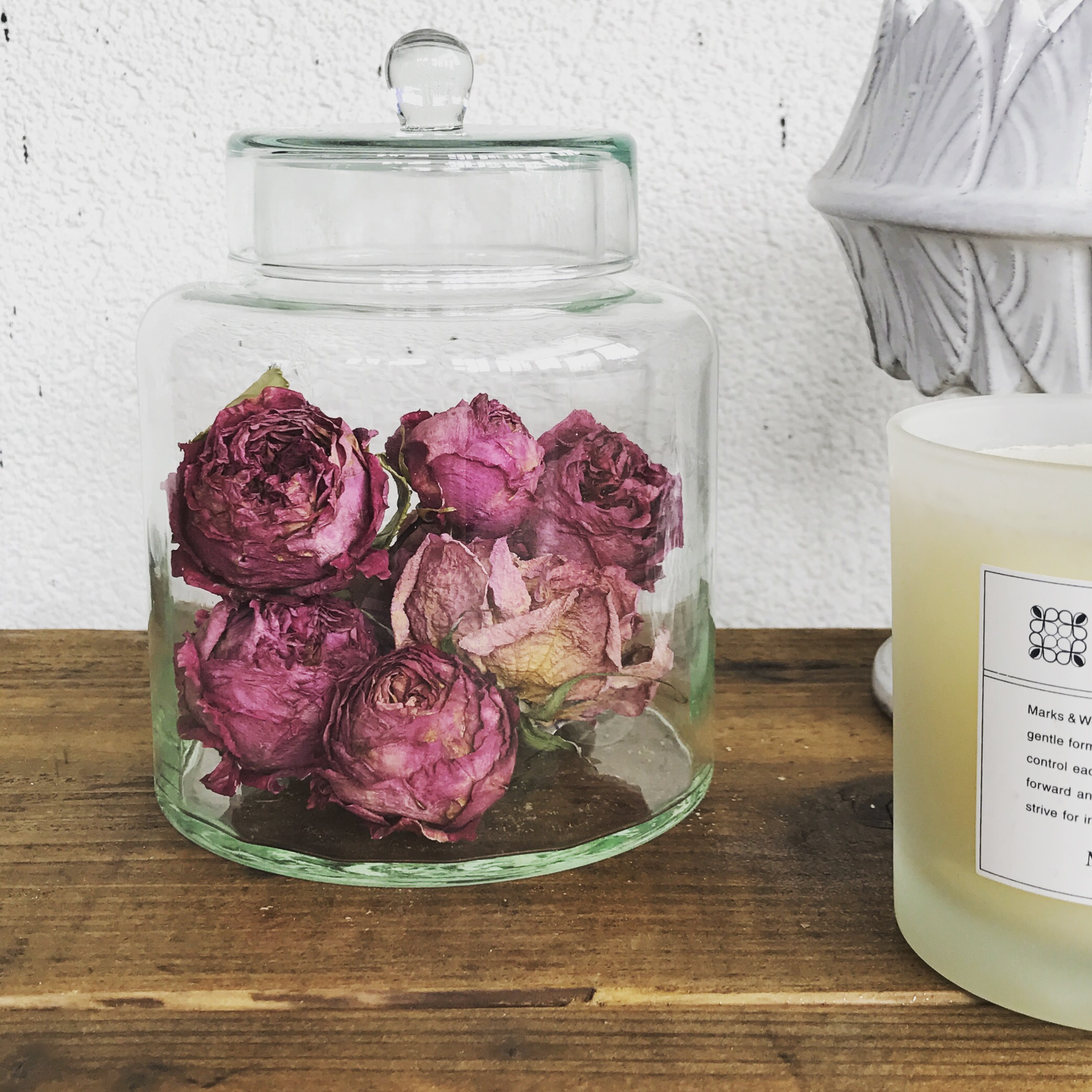 シリカゲルを使ったバラのドライフラワーの作り方 初めてでもできる