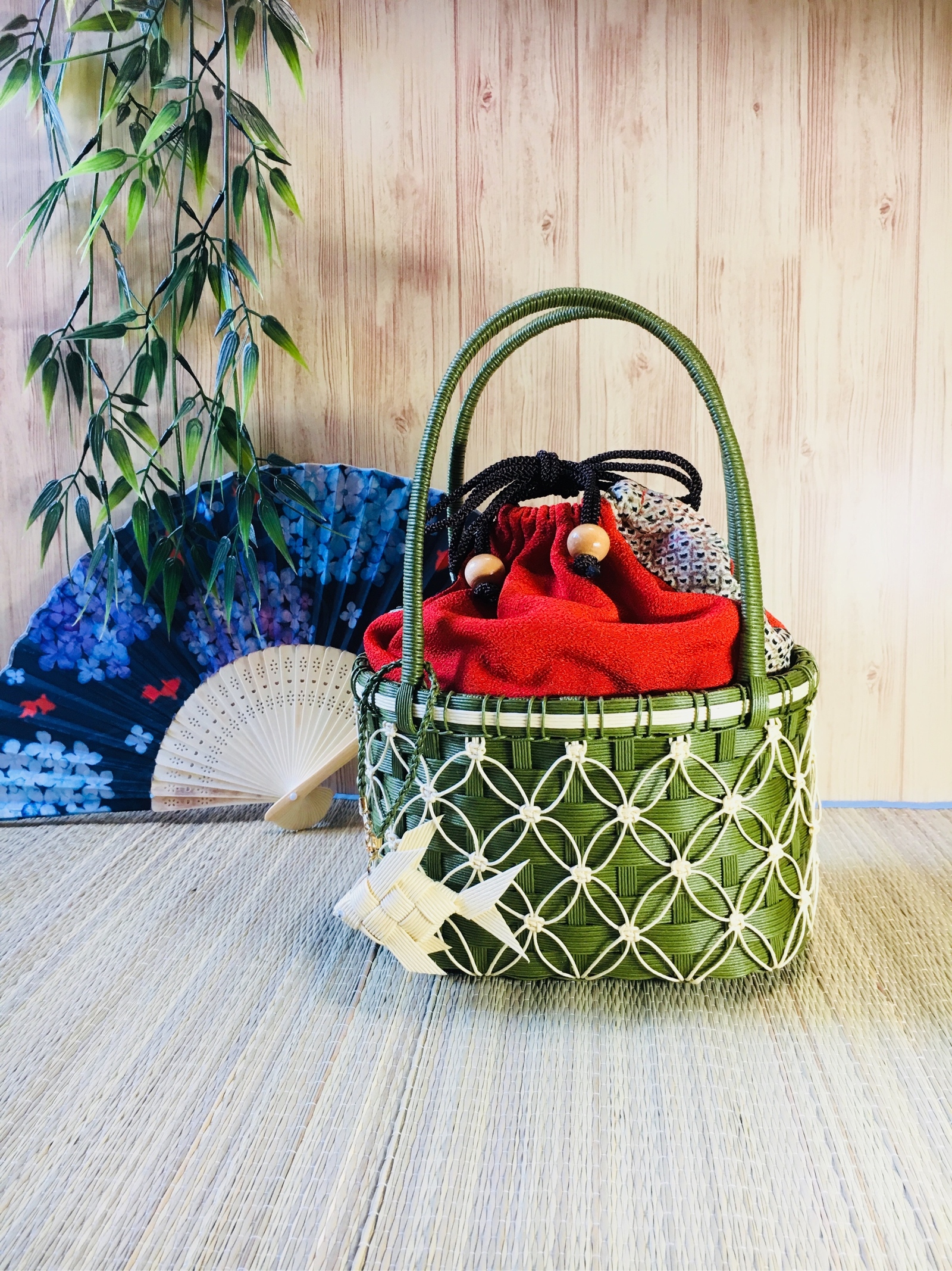 ハンドメイド カゴバッグ かごバッグや小物を手作り！「クラフトバンド」の編み方＆作品