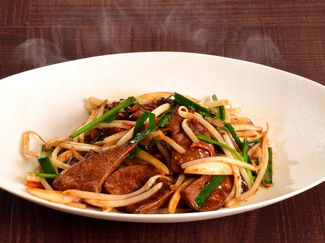 レバーを揚げると旨味アップ！レバニラ炒めハイライフポーク