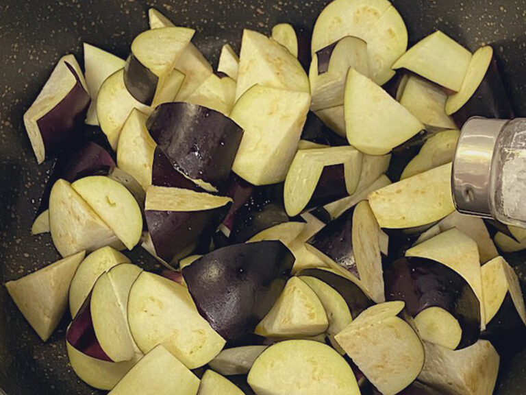 ナスに油をあまり吸わせたくない人はこうするとヘルシーに調理できるよというお話「いいこと聞いた!」 - Togetter