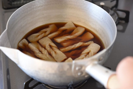 我が家のおせち・ピリ辛手綱こんにゃくレシピサイトNadia