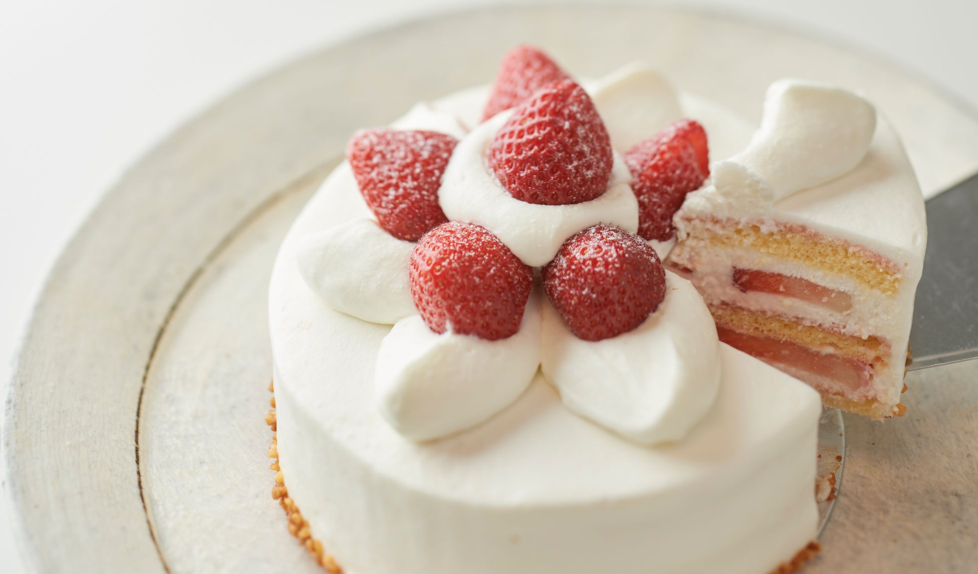 誕生日や手土産に 夏が旬！マンゴー・メロン・桃をふんだんに使ったホールケーキ - OZmall