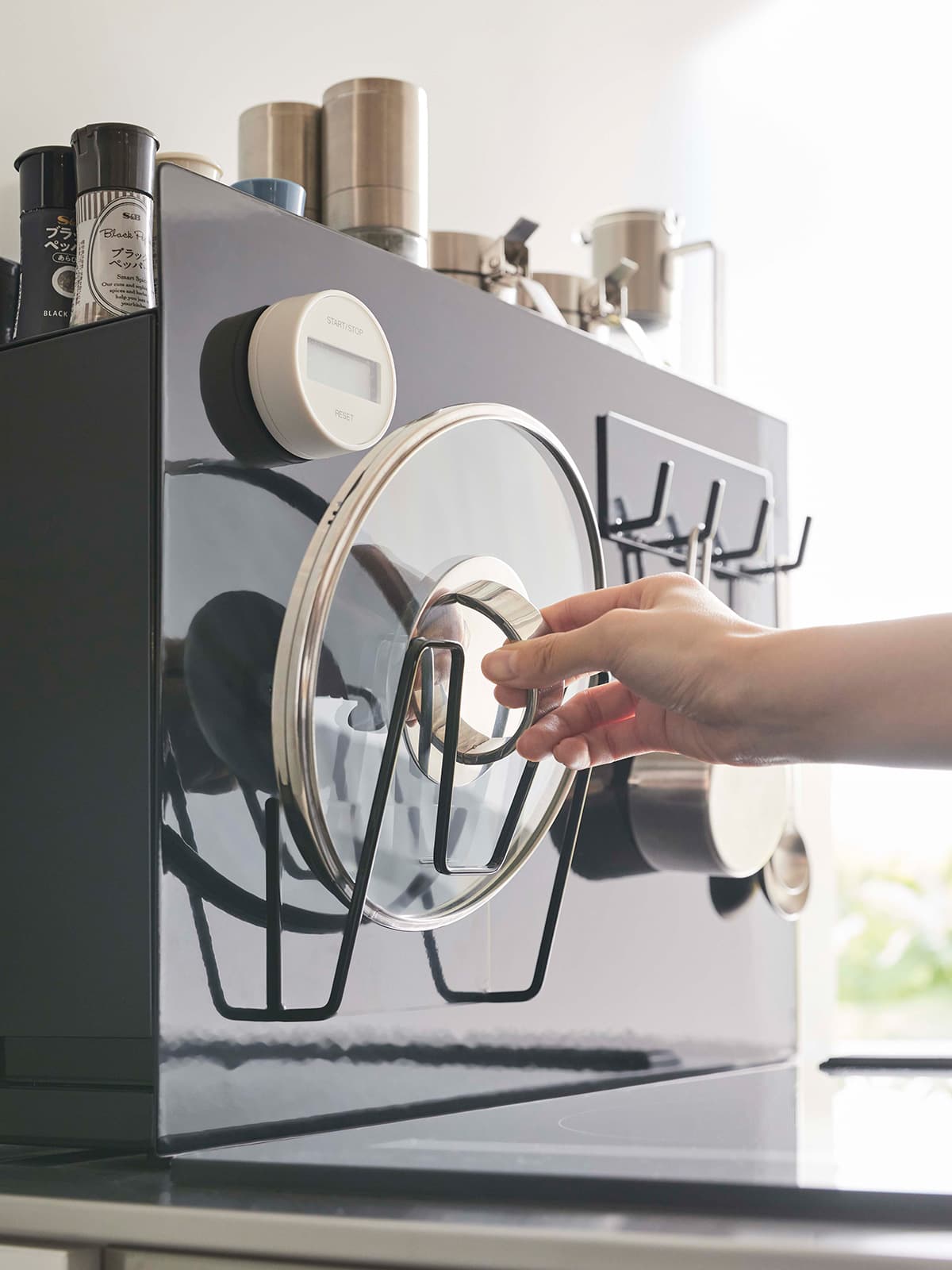 キッチン 収納 調味料ラック 調味料入れ スパイスラック キッチンスタンド タワー キッチンラック 調理台 収納棚 キッチンカウンターラックスパイスラック 調味料ラック 2段 おしゃれ キッチン収納棚 収納ラック キッチンスタンド タワー キッチン 白い 黒 tower 山崎