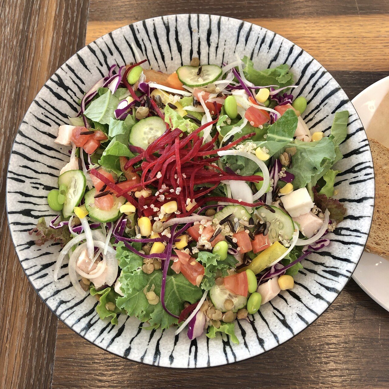 レタスときゅうりのサラダ