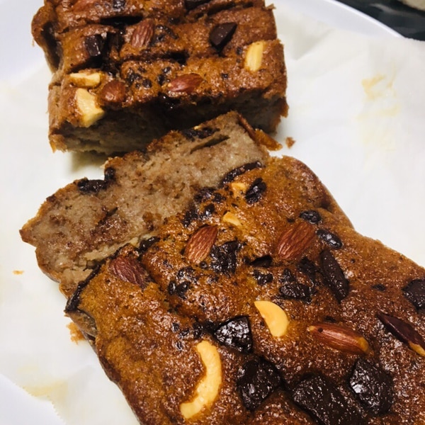 ナッツとフルーツたっぷりのパウンドケーキ