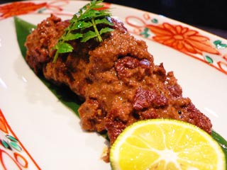 名物どろ焼は、ぱりっと＆どろっと。 スプーンと「だし」で食べるソウルフード！ - まいど憶良 おくら です