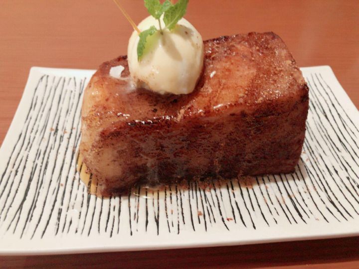 🍰 友だちが可愛いカフェがあるからと、川越から車で約30分！埼玉県北本市にある『アンジェラ プレイス カフェ』Angela PLACECAF'Eへ行って来ました🚙 南イタリアのとんがり屋根の石の家「トゥルッリ」をイメージされた外観が目を引く本当に可愛いお店です🇮🇹 注文