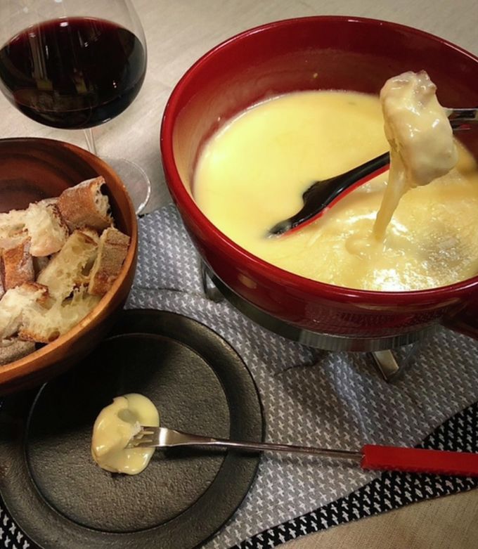 チーズフォンデュ」の具材45選＆ワインを使わない子どもOKのレシピや変わり種などの人気フォンデュ８選も！ - E・レシピ 1 1ページ