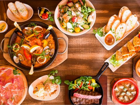 バルの定番料理パンコントマテ。 クラシックなレシピとは一味違う、料理好きなスペイン人の友人に教わった最強のレシピです🇪🇸 カヴァと一緒に是非🍾トップページのURLから是非ご覧ください☺️homegourmetホームグルメスペイン料理スパニッシュ