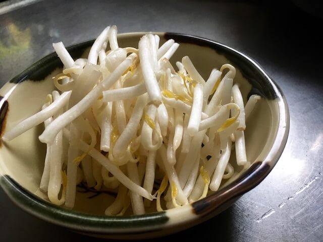 もやしは、「水から茹でる？」or「お湯から茹でる？」元スーパーの店員が解説 ぱるとよ- エキスパート - Yahoo!ニュース