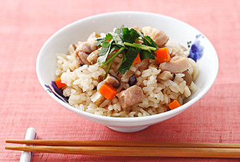 きざみこんぶときのこの炊き込みごはん