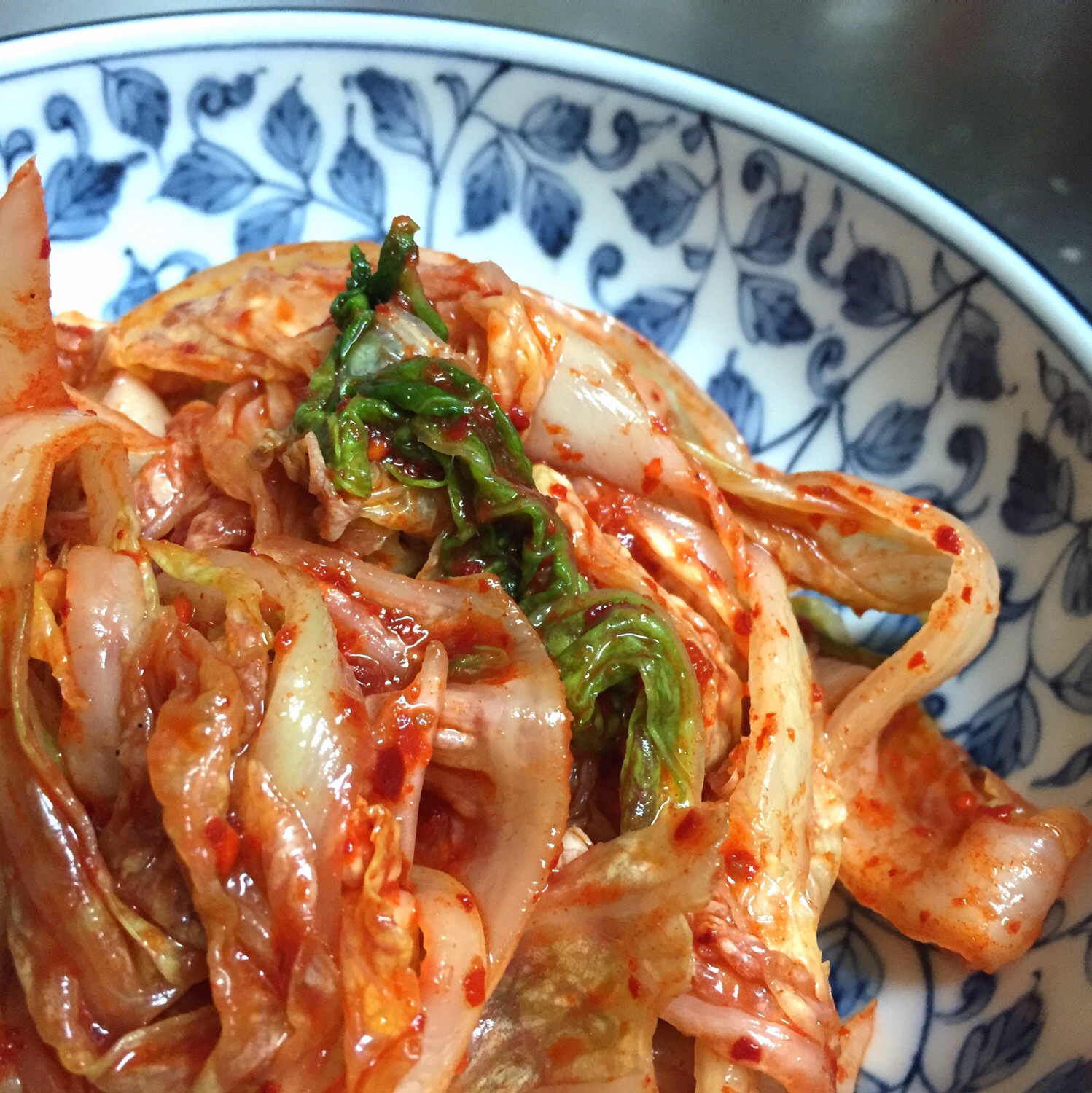 店内でこのシャキシャキコッチョリ 浅漬けキムチ を召し上がれます。 持ち帰りもできますよ