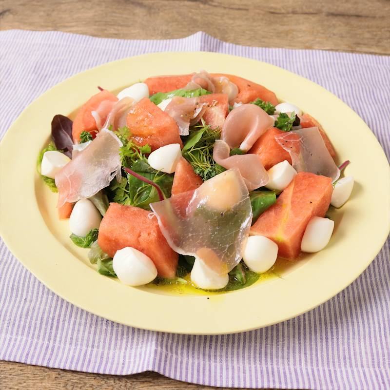 5分でできて簡単おしゃれ♪生ハムとベビーリーフ、トマトのサラダ バルサミコドレッシングうりぼうの簡単おいしいおうちごはんレシピ～delicious kitchen～