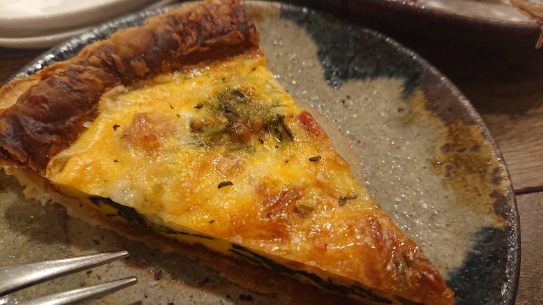 ◇11月12日メニュー◇500円⚫︎牛すじカレー かつトッピング +100円 ⚫︎牛すじカレーうどん 麺大盛 +100円 ライスセット+100円 ⚫︎親子丼 残り6食 ⚫︎ビビンバ丼600円⚫︎豚丼 ⚫︎鶏チリ丼 残り6食 ⚫︎昔ながらのナポリタン700円⚫︎牛カルビ丼