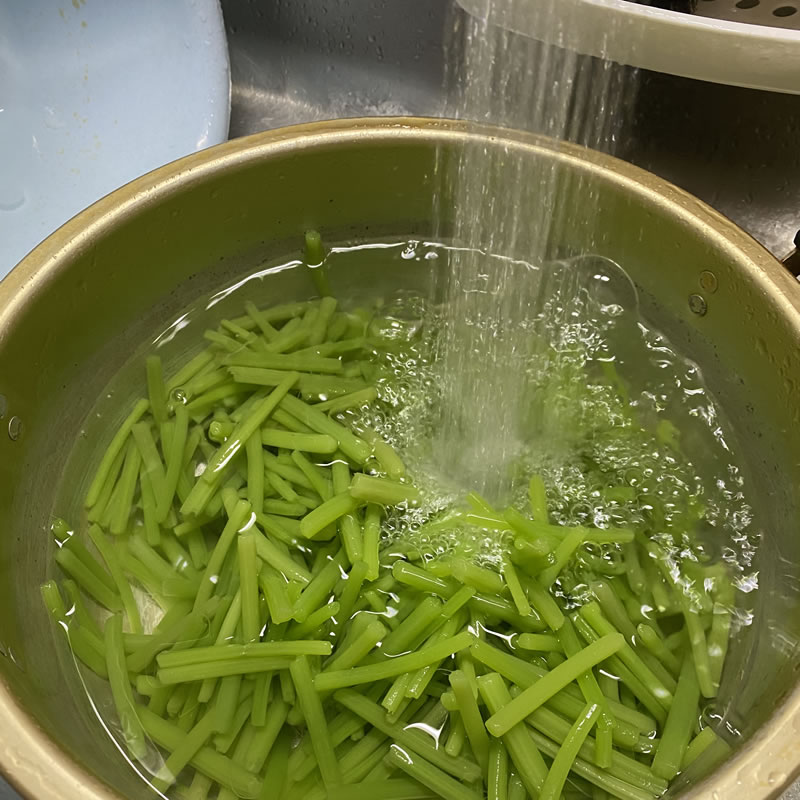 ウワバミソウ ミズ の食べ方 たたき&炒め煮 How to eat Elatostema umbellatum