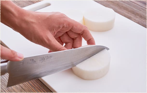 プロの技 砂糖で下茹で!? しみしみになる大根の煮物レシピ ふろふき大根、おでんに三越伊勢丹の食メディアFOODIE フーディー