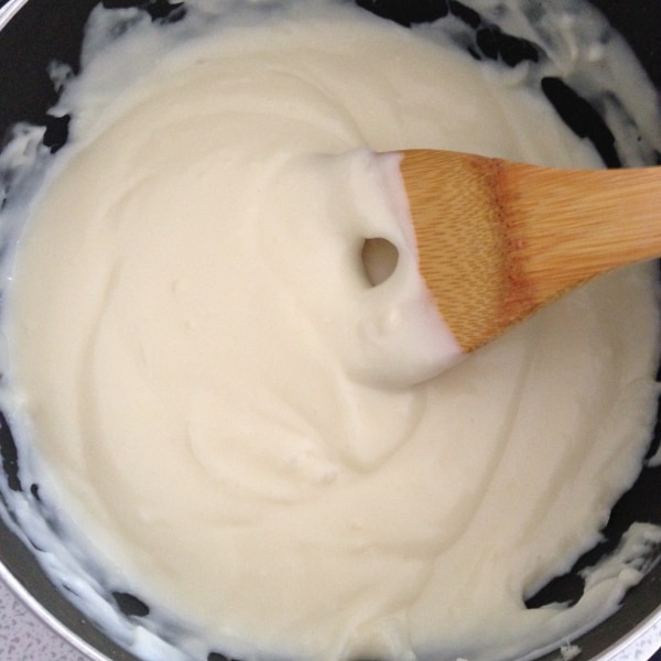 ホワイトソースは冷凍できる! 俵型に冷凍すればクリームコロッケがすぐにできちゃう♪HugKum はぐくむ