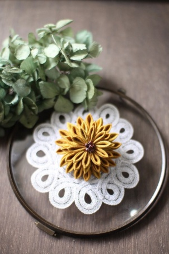 特集掲載 ダリアと桜のコサージュ つまみ細工 *入学式 卒業式 入園式 卒園式 フォーマル* コサージュ sora 通販13216298Creema クリーマ