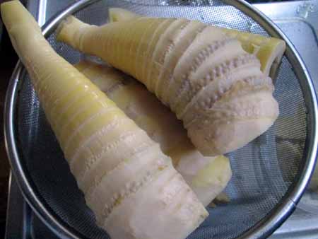 たけのこの白い粉は食べても大丈夫？その正体に「見方が変わった」「意外」 - macaroni