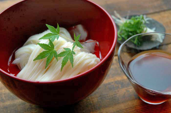 冷たいおろしそうめん