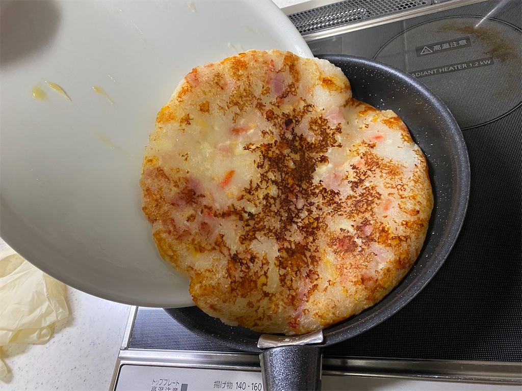 焼きレンコンとベーコンのクリームチーズソース - 料理研究家リュウジのバズレシピ.com