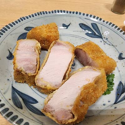 かつ丼あらた@大我麻町で特上リブロースかつ丼上 - 大杉カツ丼の 月に向かって喰え