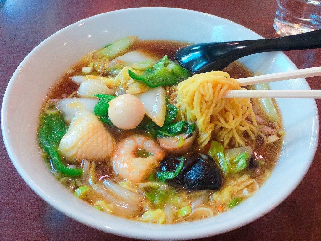 錦糸町北口の「寿恵比呂」で焼肉ランチお肉3種類とスープ、サラダ、杏仁豆腐もついて満足度高し