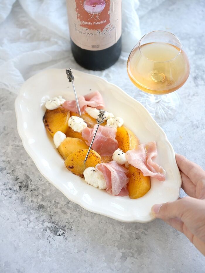 たった2分でおもてなし！‭柿×クリーム×生ハムの組み合わせが鬼ウマッ Megumi 夫が惚れたおつまみレシピ- エキスパート -Yahoo!ニュース‬