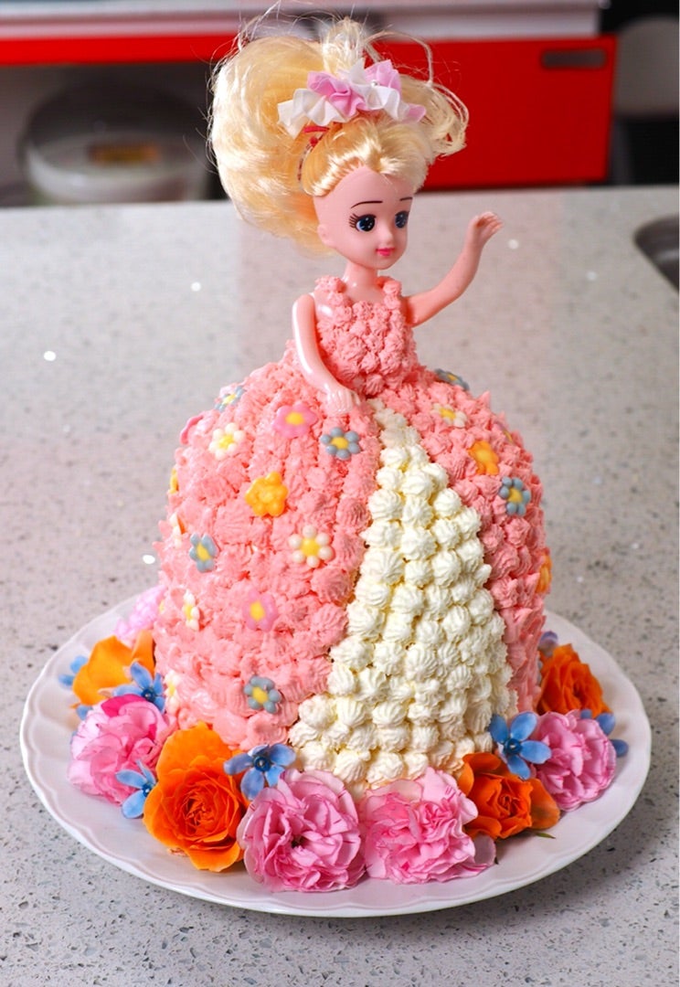 NHK国際放送 出演。ドールケーキの作り方きゃらきゃらの可愛い食卓~簡単でかわいいお菓子と料理レシピ