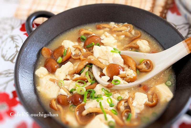 くずし豆腐となめこの中華風スープ
