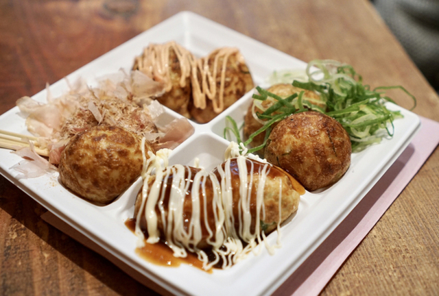 道頓堀でおすすめのたこ焼き屋さん6選!食べ歩きもできる人気店を紹介はらへり