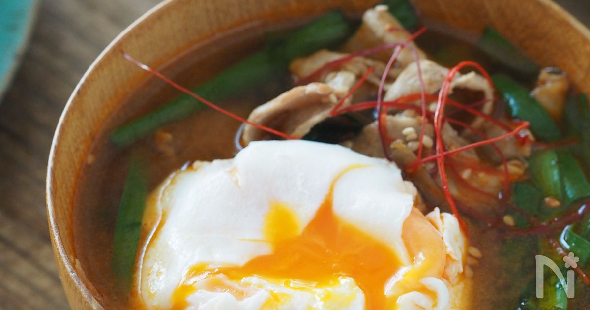 秒速甘辛ビビンうどん ⏱️10分◆材料 1人分冷凍うどん1玉 A「AJINOMOTO ごま油好きの純正ごま油」大さじ1・1 2 A 「Cook Do」コチュジャン チューブ16cm 10gA「丸鶏がらスープ」小さじ1 ゆで卵1 2個 刻みのり適量 ごま適量小ねぎの小口切り適量 ＊「Cook Do」コチュジャン 小さじ１は、チューブで８ｃｍ 約５ｇ です。